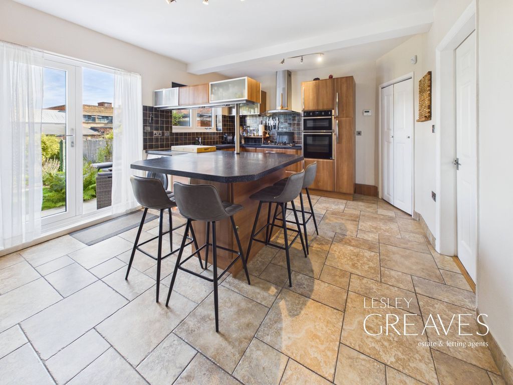 Property photo 3 of 18 Kitchen/Diner