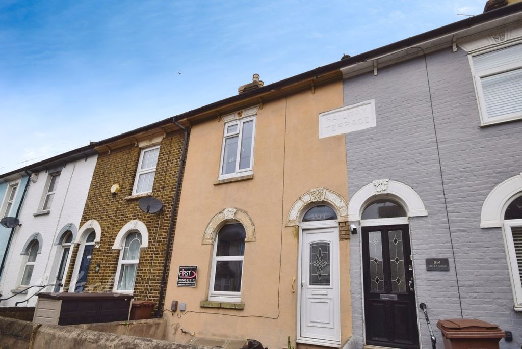 Property photo 1 of 5 Railway Front