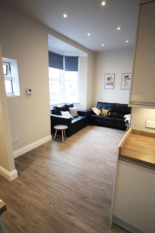 Property photo 3 of 13 4628202
