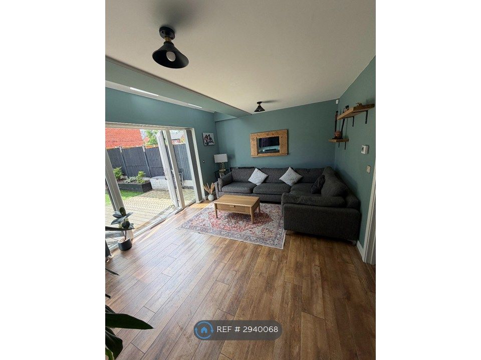 Property photo 2 of 16 Living Room