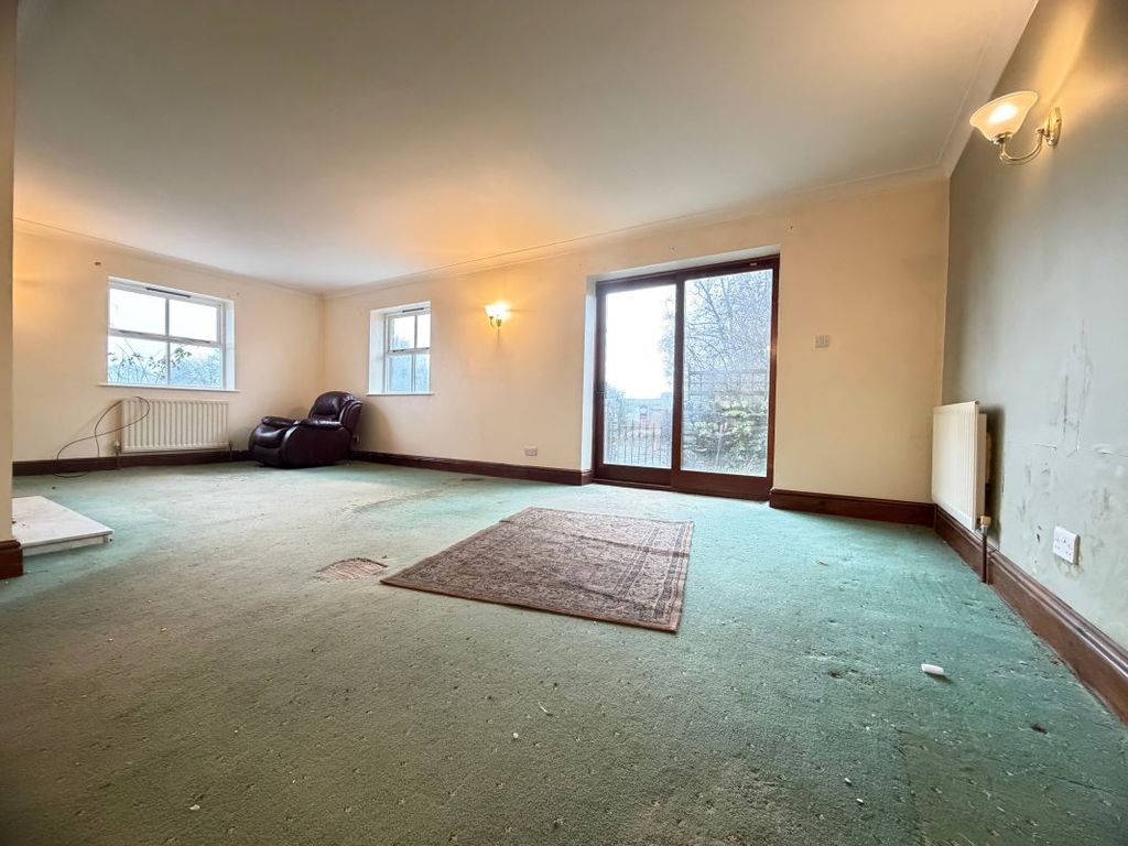 Property photo 3 of 41