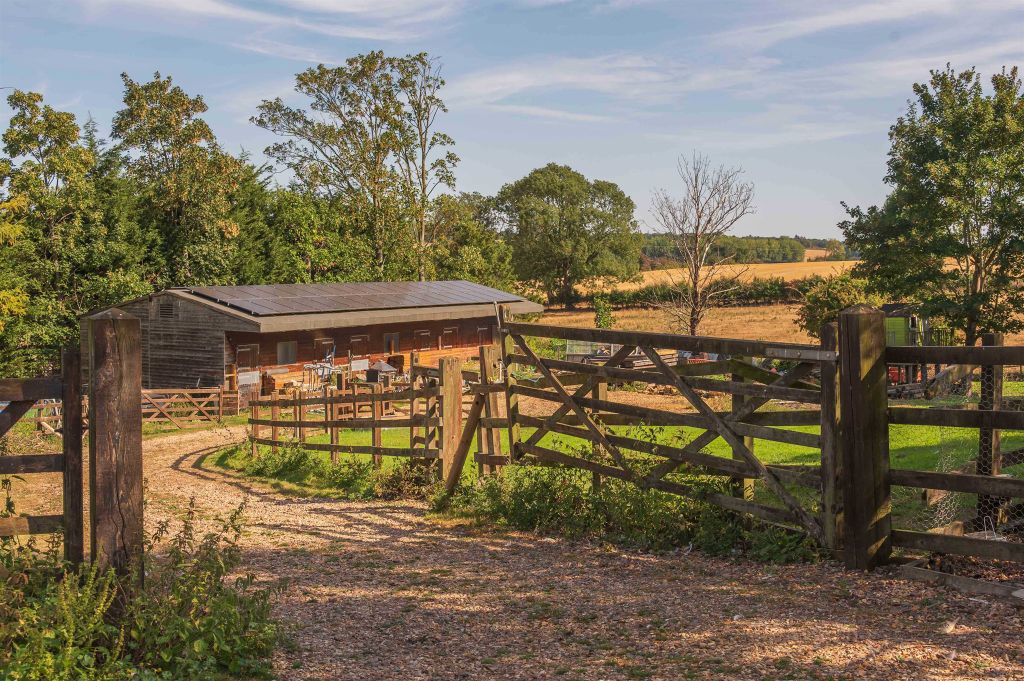 Property photo 2 of 31