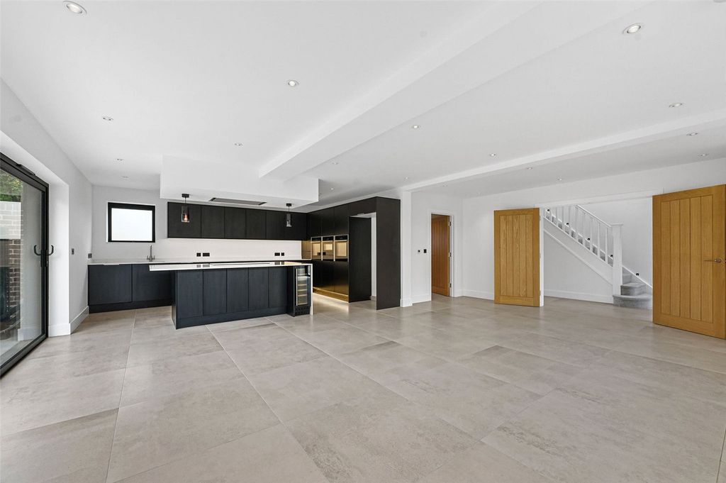 Property photo 2 of 26 Picture No. 02
