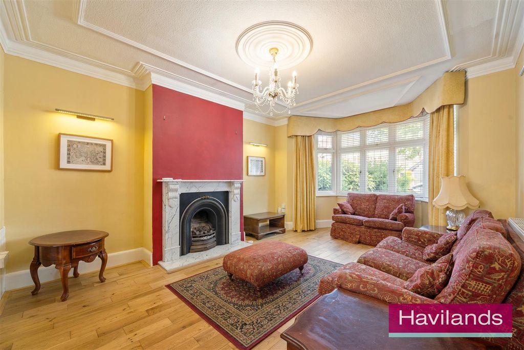 Property photo 2 of 22 Broomfield Avenue-13.Jpg