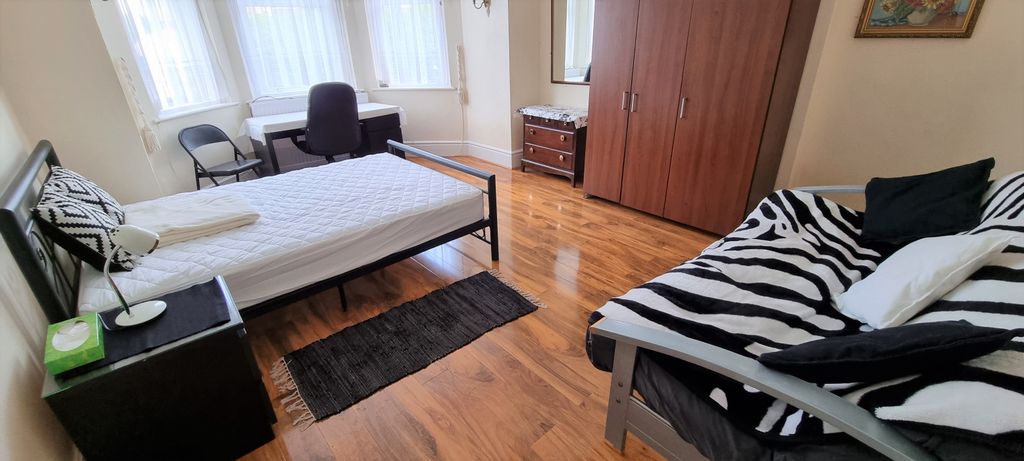 Property photo 1 of 3