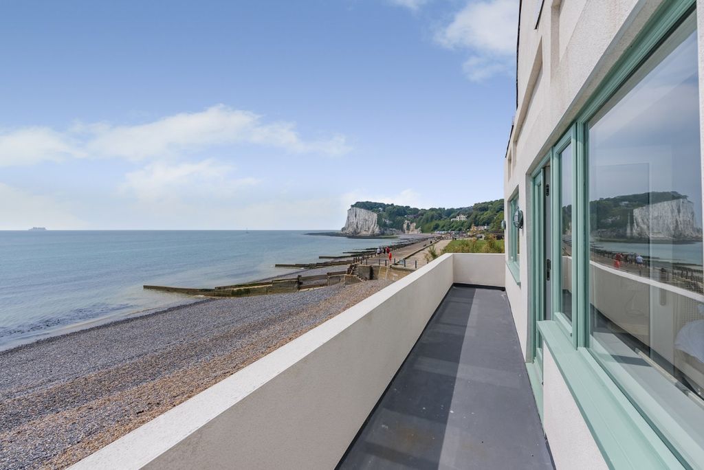 Property photo 1 of 23 Terrace
