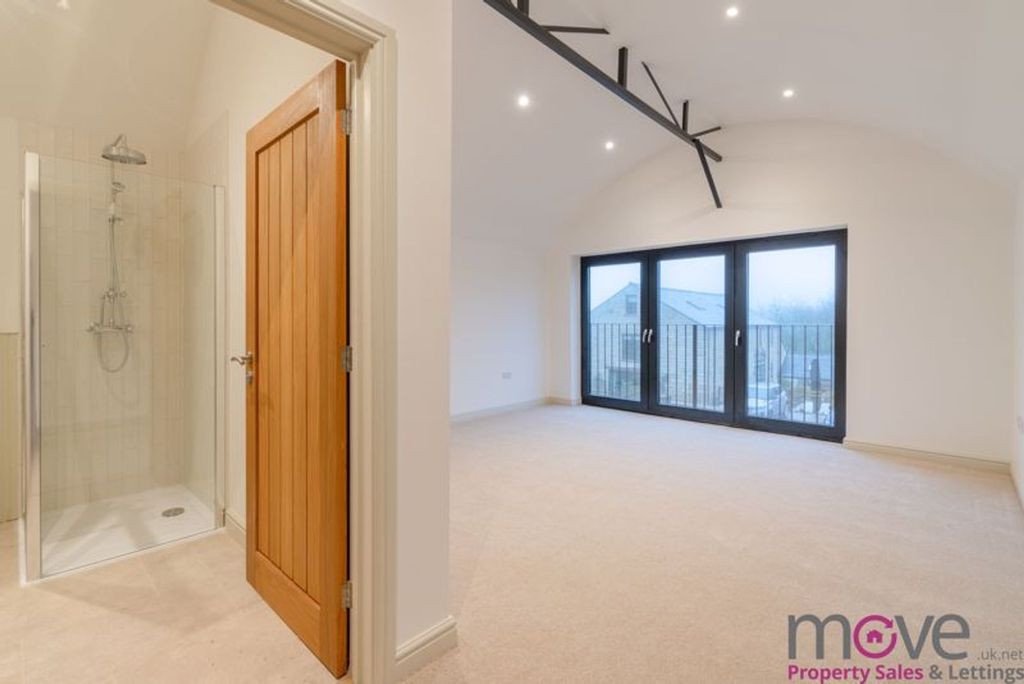 Property photo 3 of 15 Photo 12