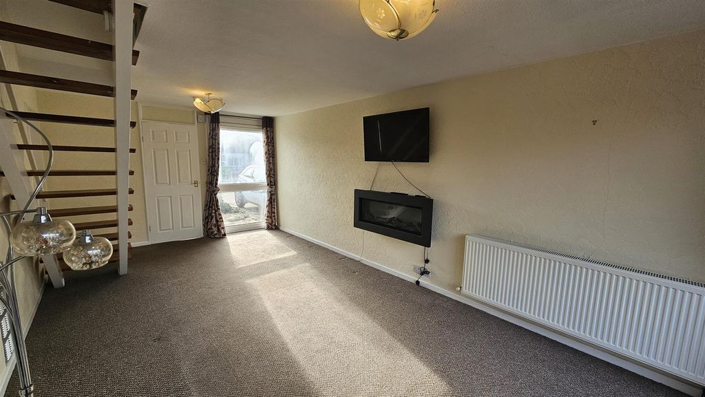 Property photo 3 of 11 Lounge Diner 2.Jpg