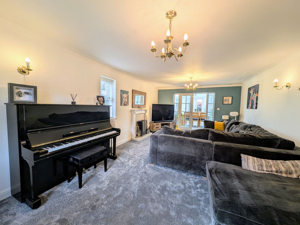 Property photo 2 of 18