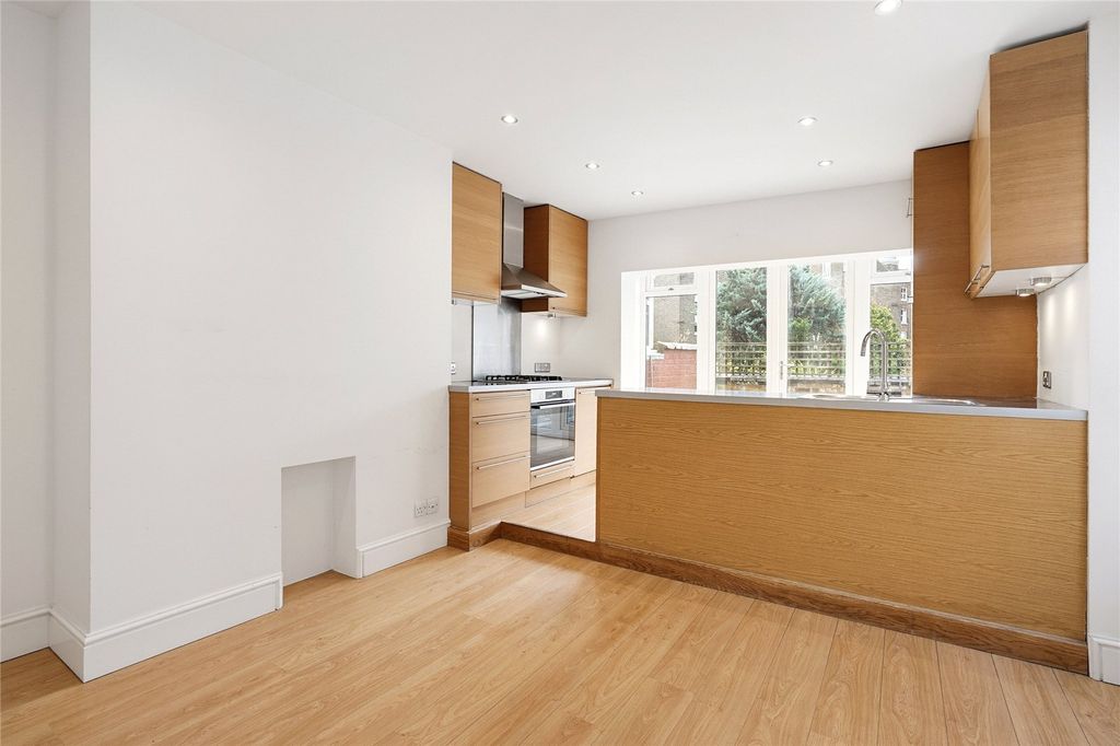 Property photo 2 of 15 Picture No. 08