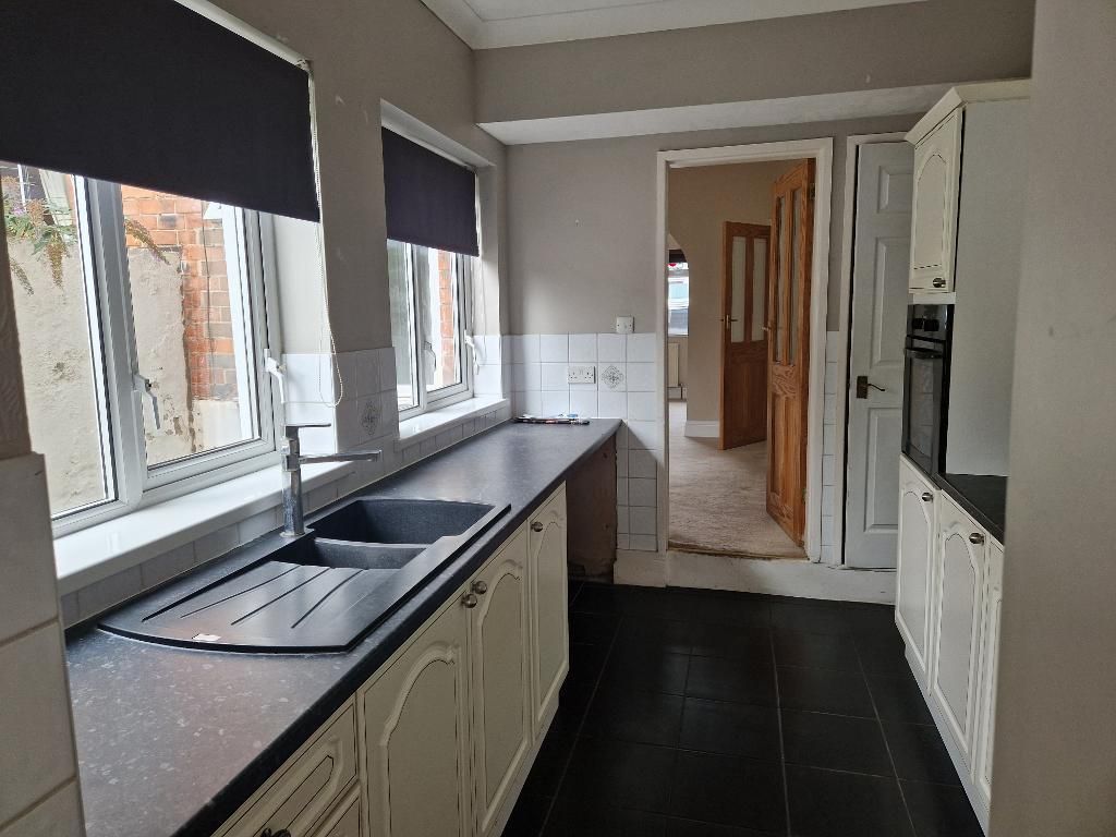 Property photo 2 of 15 Kitchen