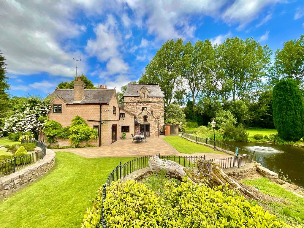 Property photo 1 of 36