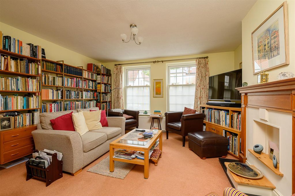 Property photo 3 of 22 Living Room