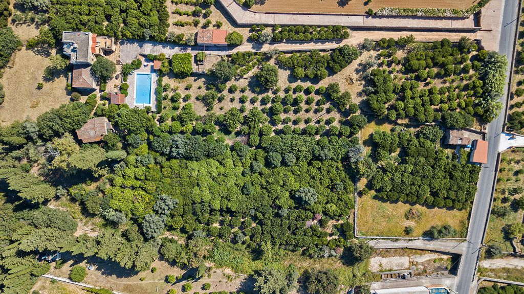 Property photo 1 of 34