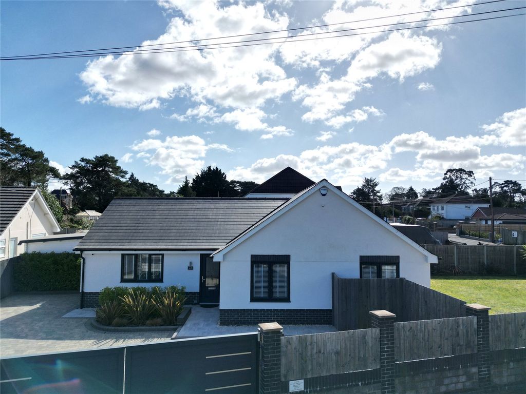 Property photo 2 of 17 Picture No. 45