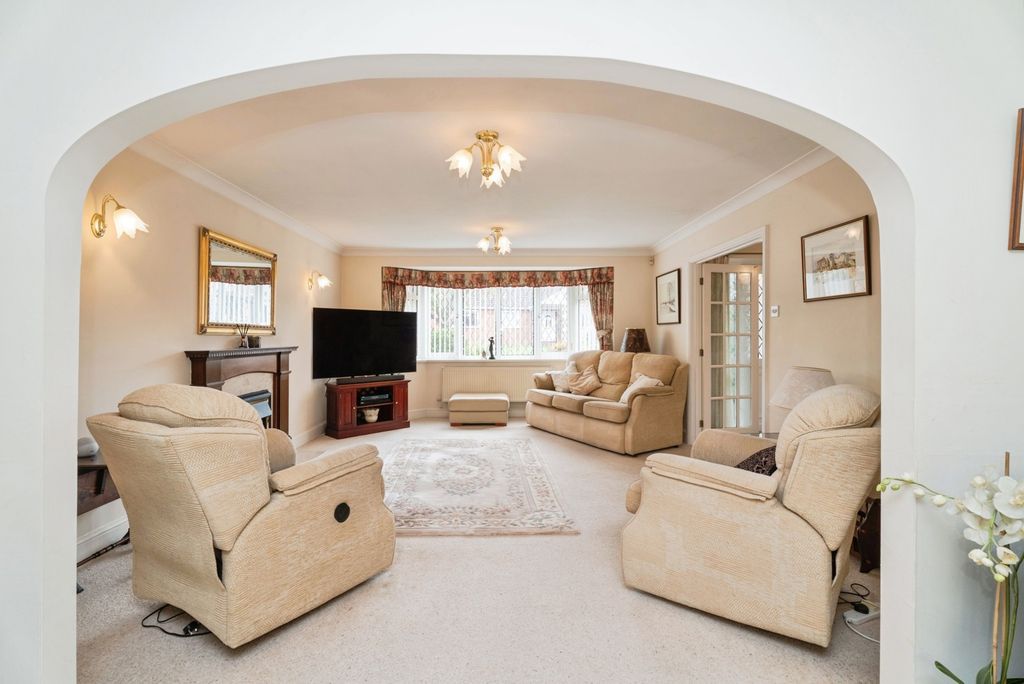 Property photo 3 of 20 Pbox-Img.Jpg