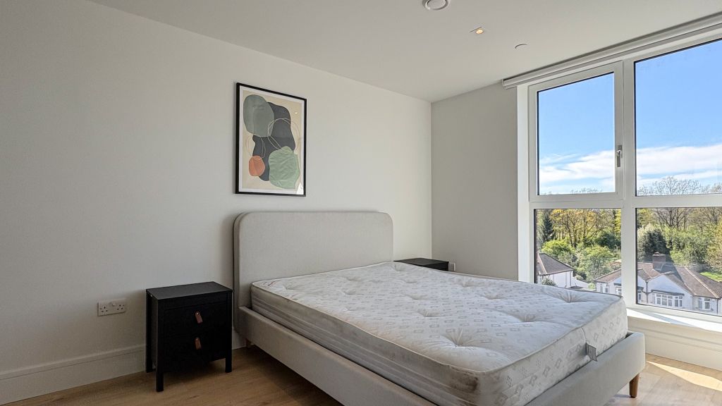 Property photo 3 of 17 Bedroom