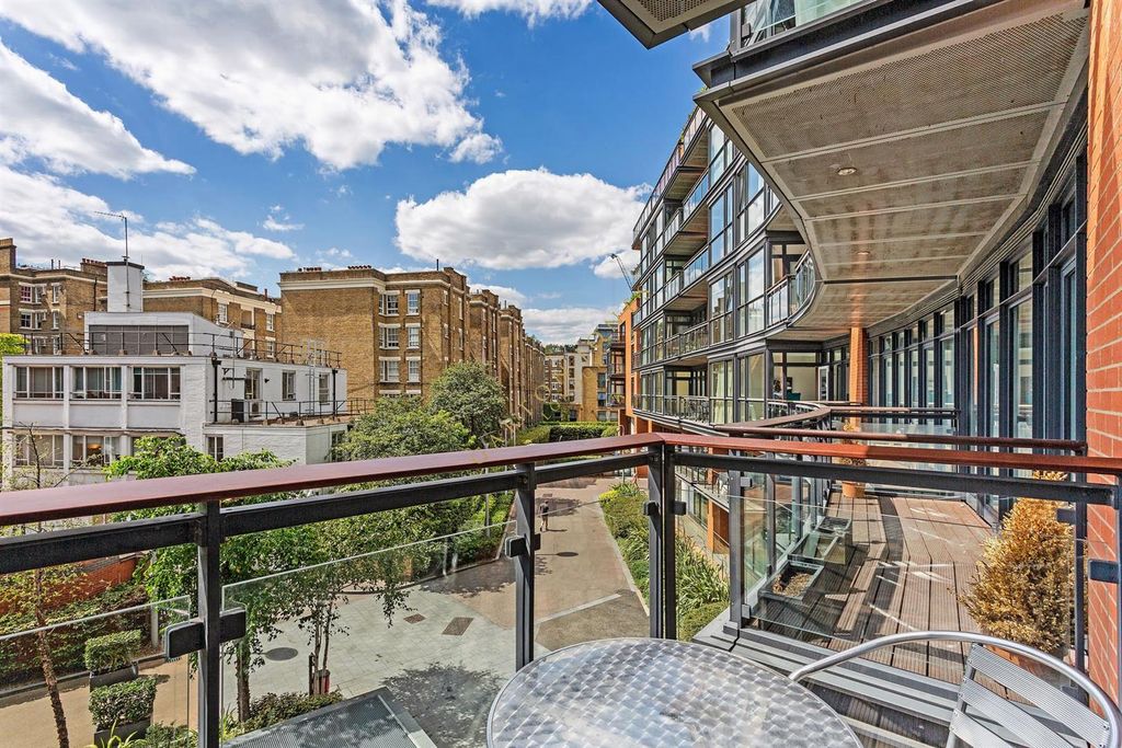 Property photo 2 of 12 Balcony