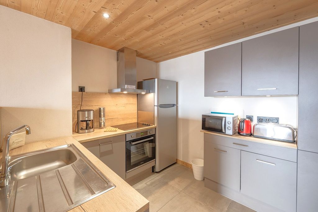 Property photo 2 of 11 Interior Of Apartmen