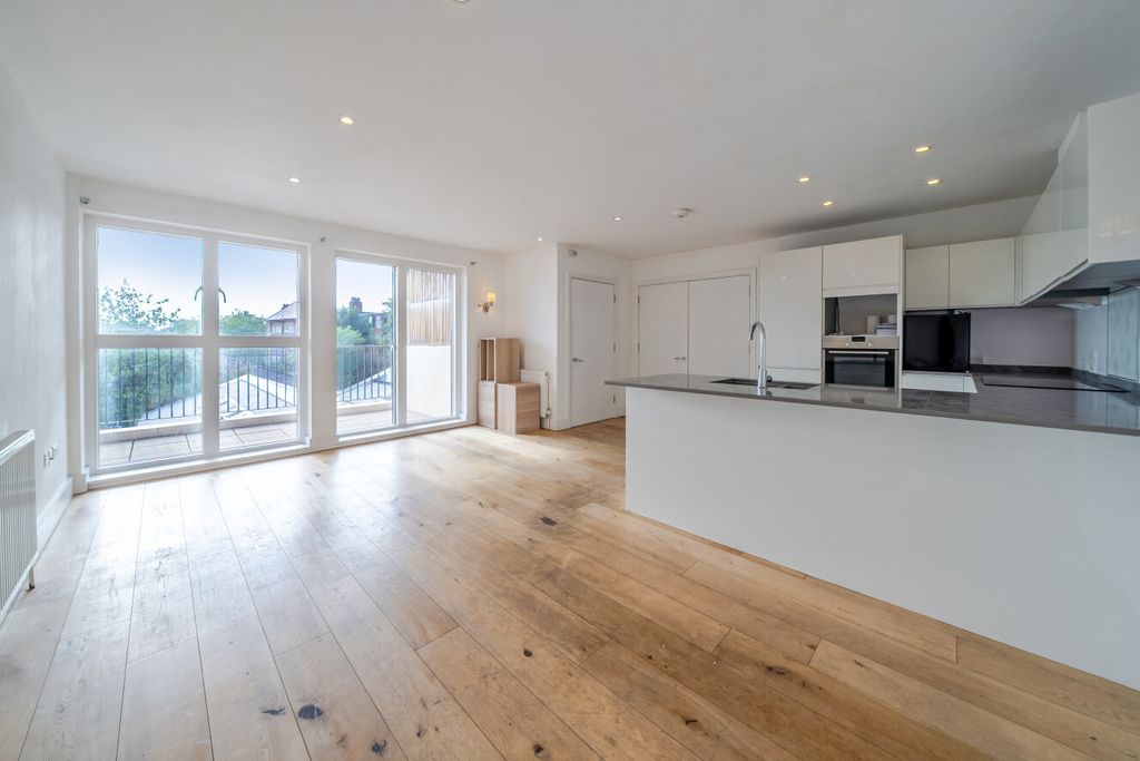Property photo 1 of 19 1524469-8-6Ab266B...