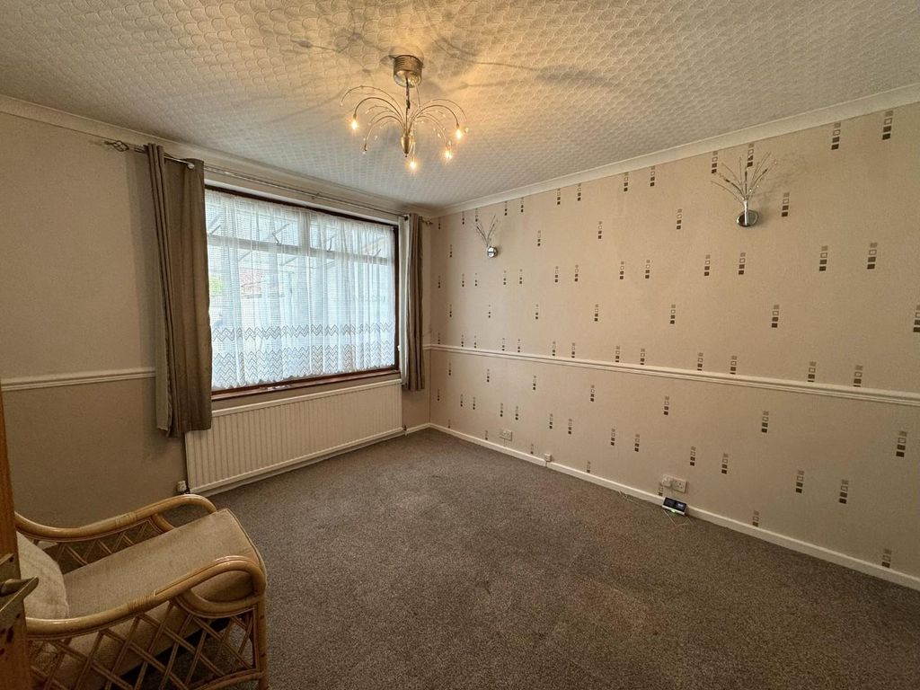 Property photo 3 of 11 Dining Room.Jpeg