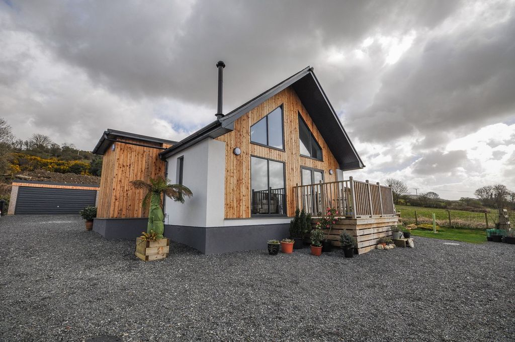 Property photo 1 of 37