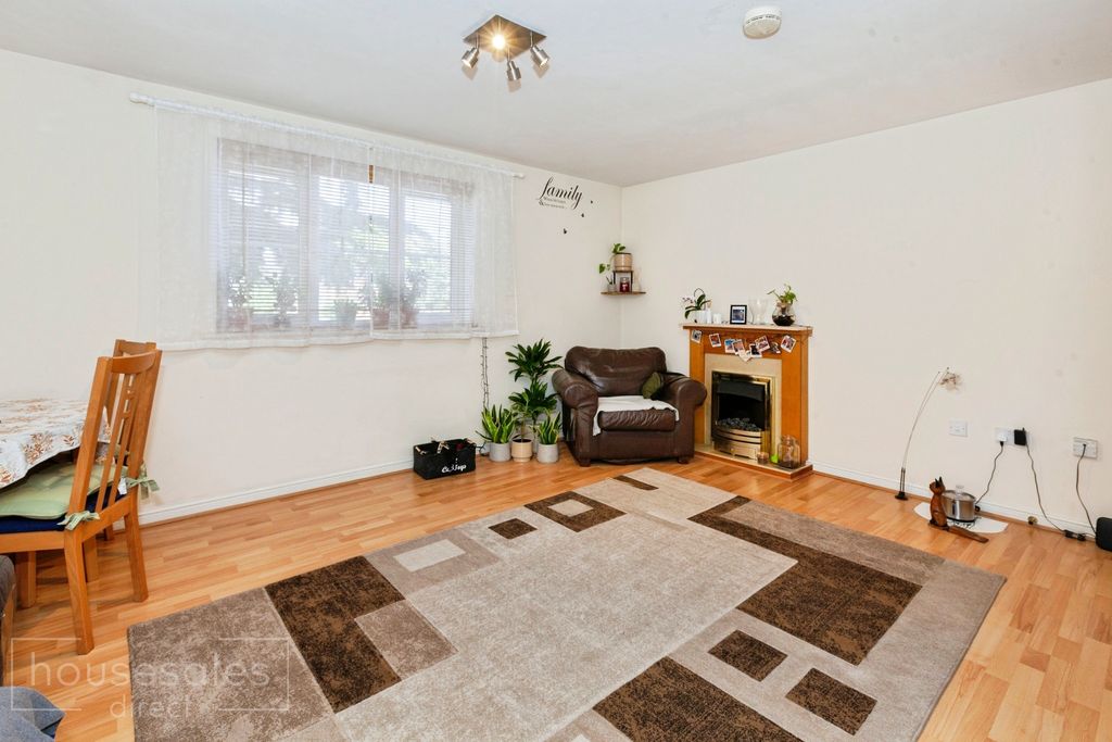 Property photo 2 of 7