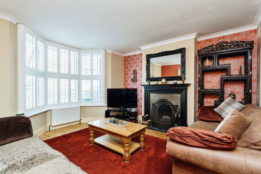 Property photo 3 of 20