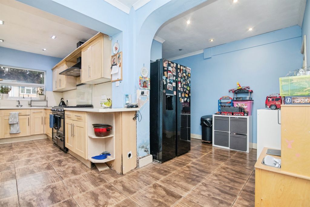 Property photo 3 of 17