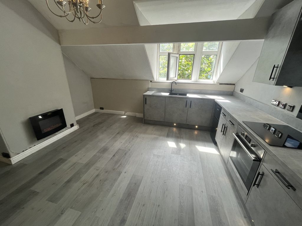 Property photo 2 of 8 Picture No. 05