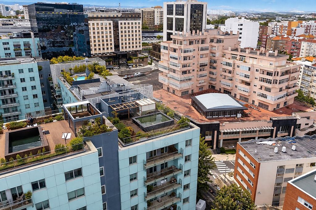 Property photo 3 of 35