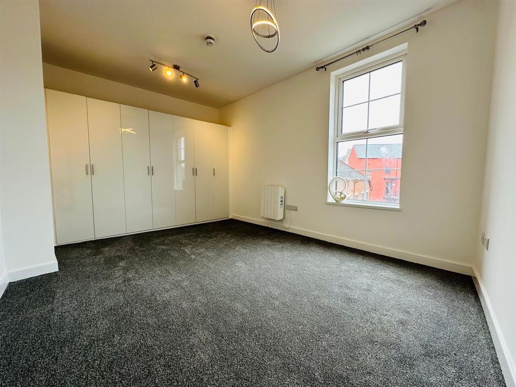 Property photo 2 of 7 Flat 3-4.Jpg