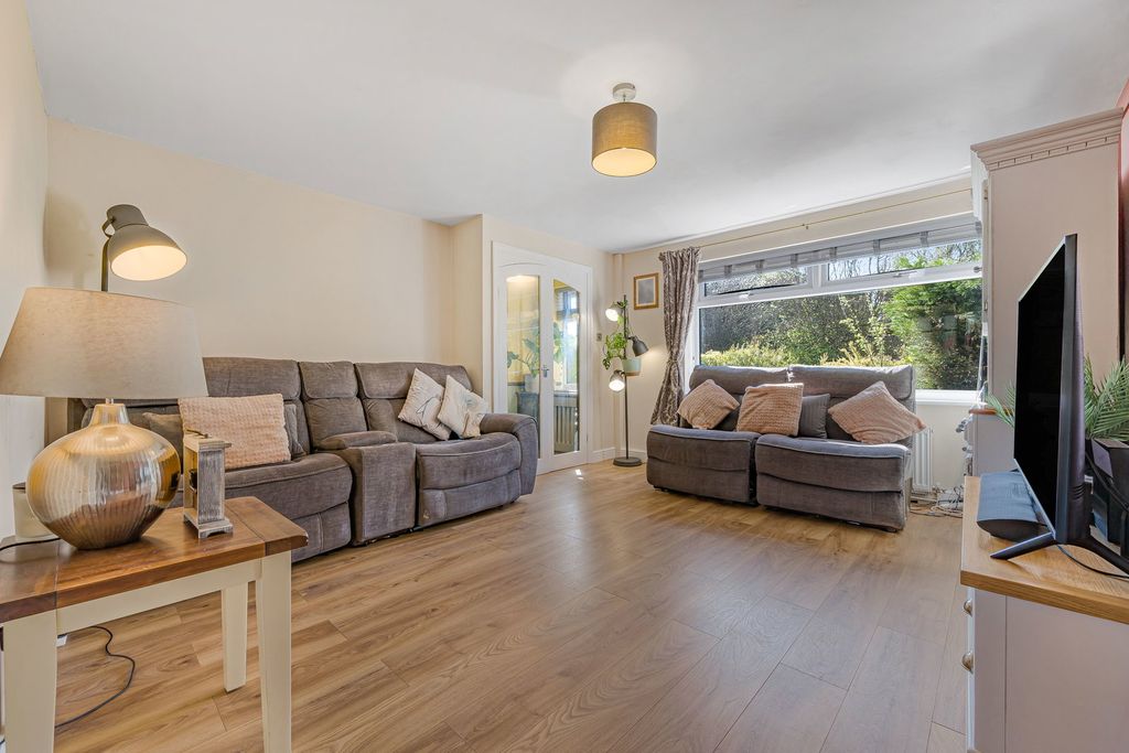 Property photo 3 of 24