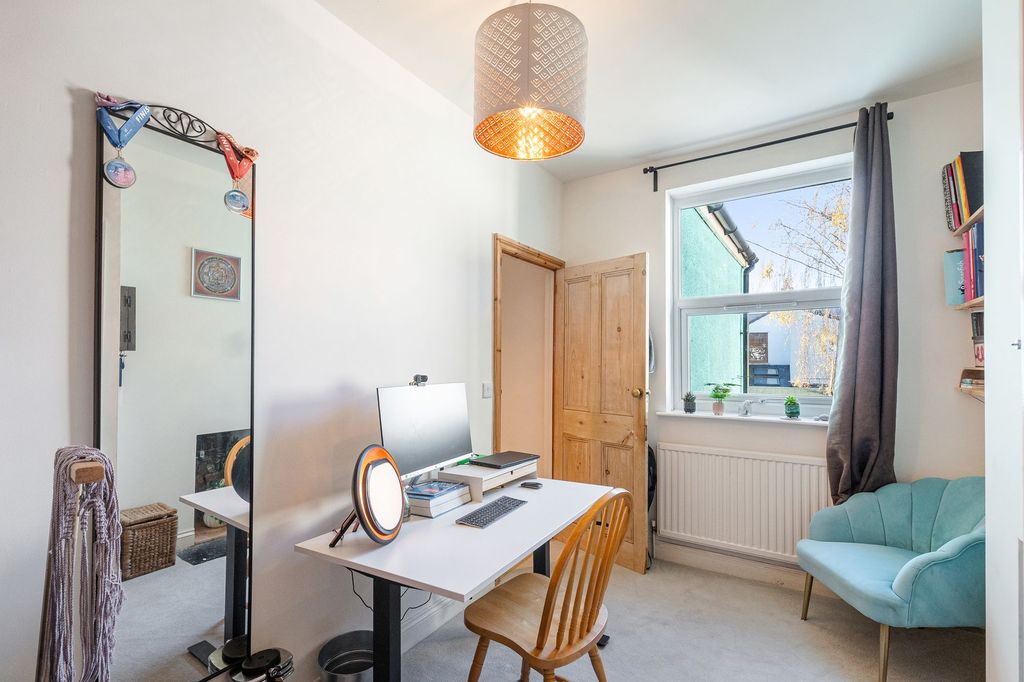 Property photo 3 of 18