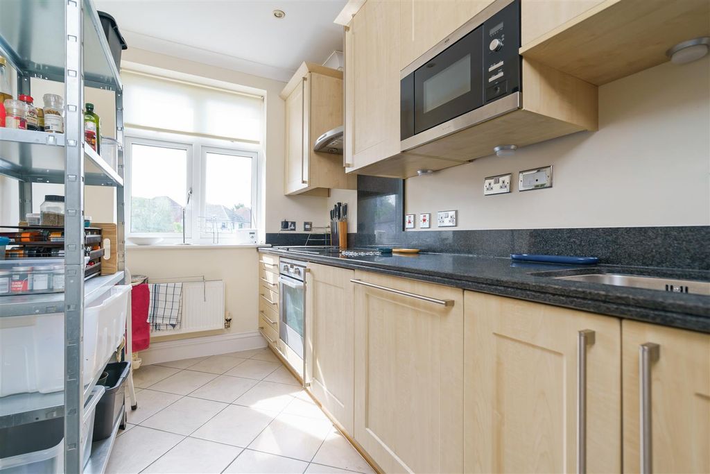 Property photo 2 of 9 Apt 6 Chadwick House_6.Jpg