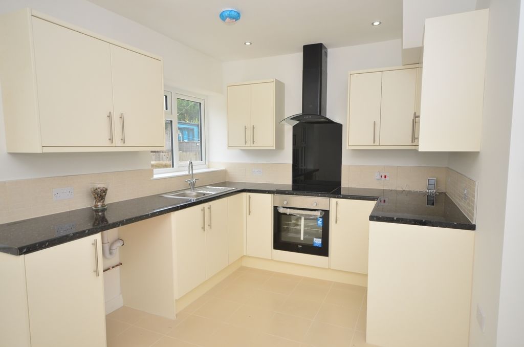Property photo 2 of 10 Maidstone Road Ki...