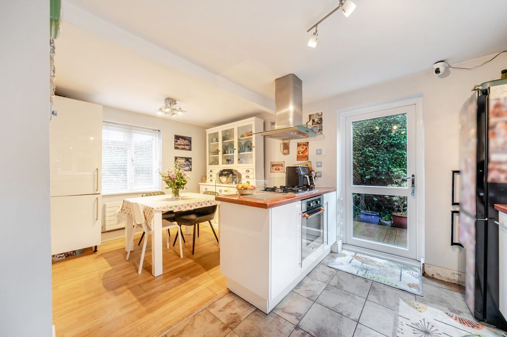 Property photo 2 of 10 2