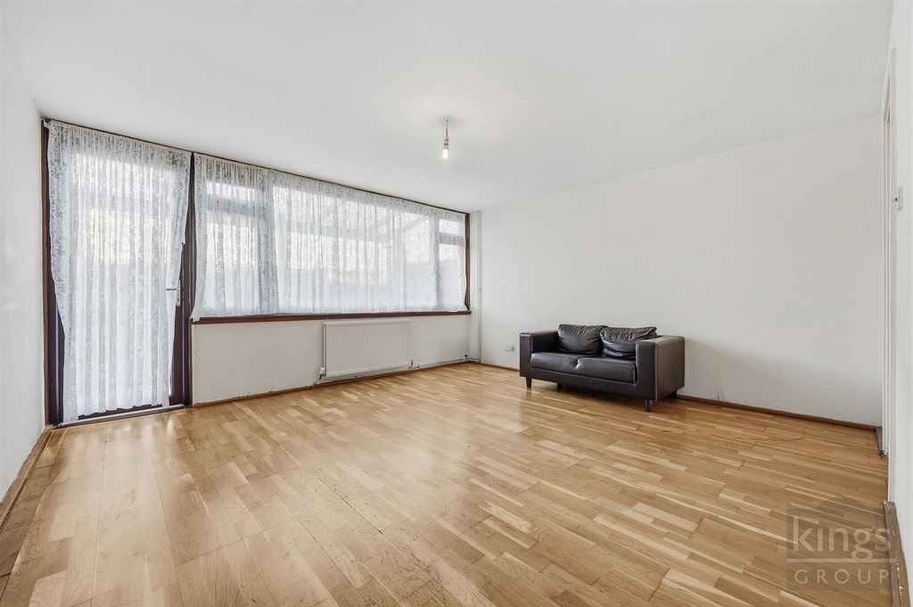 Property photo 2 of 16 Living Room