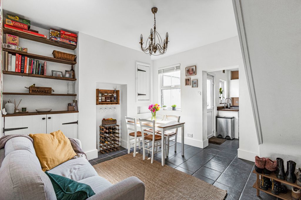 Property photo 2 of 11 Dining Room