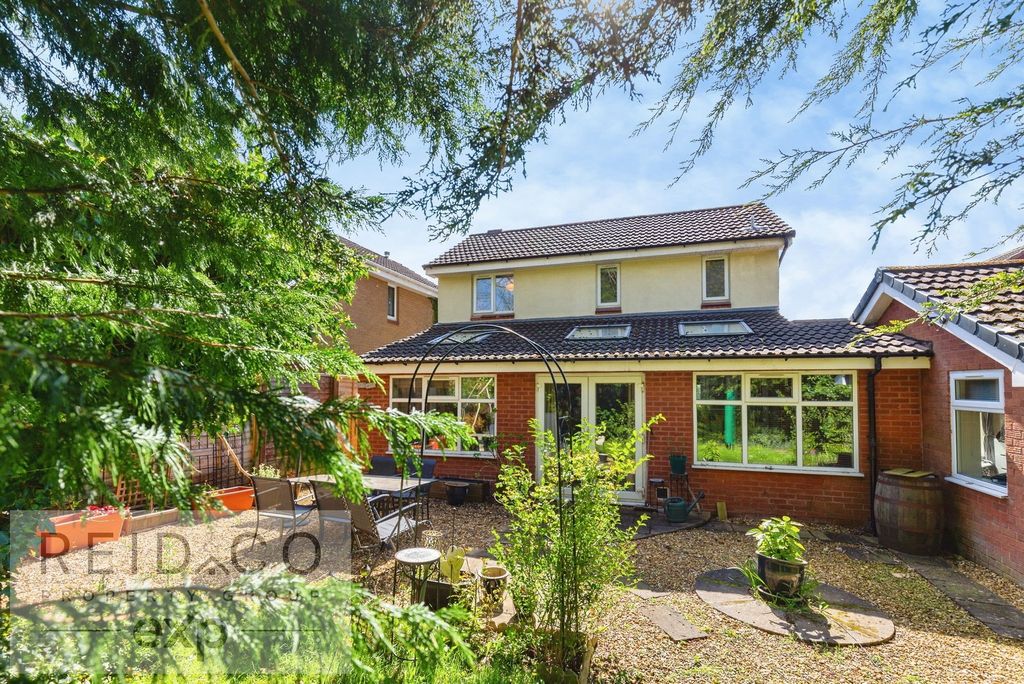 Property photo 2 of 13
