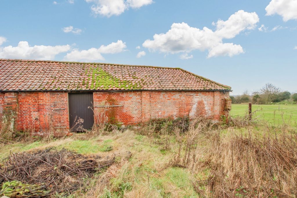 Property photo 3 of 8 2900523