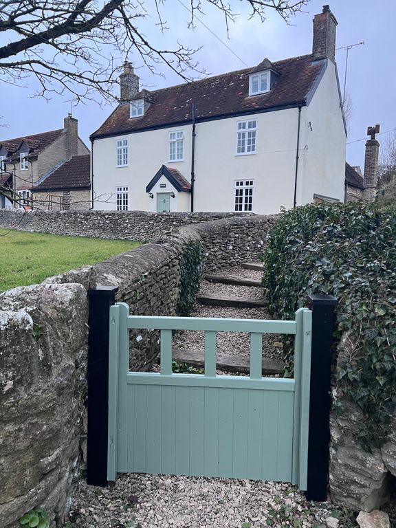 Property photo 1 of 28