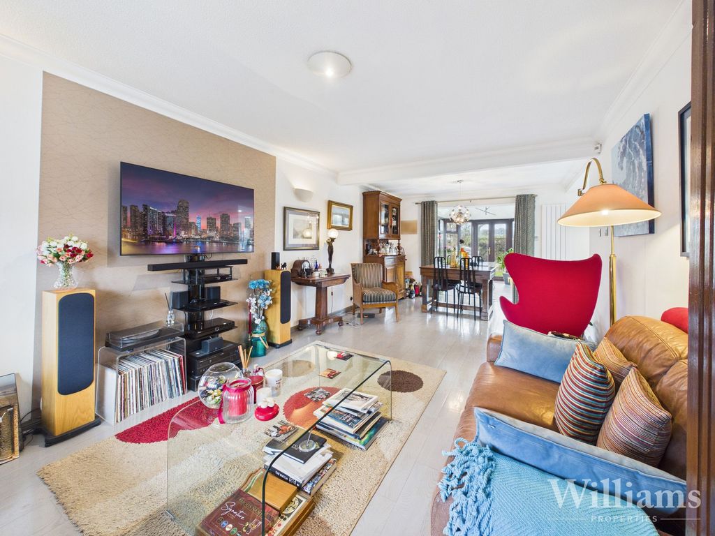 Property photo 3 of 19