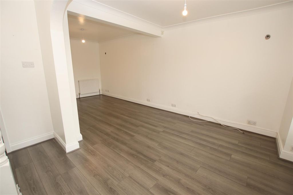 Property photo 3 of 11 Img_9203.Jpg