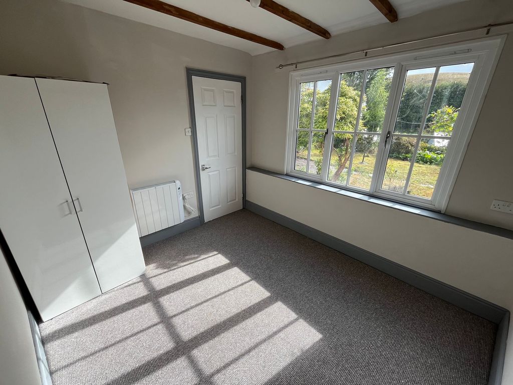 Property photo 3 of 9 Bedroom