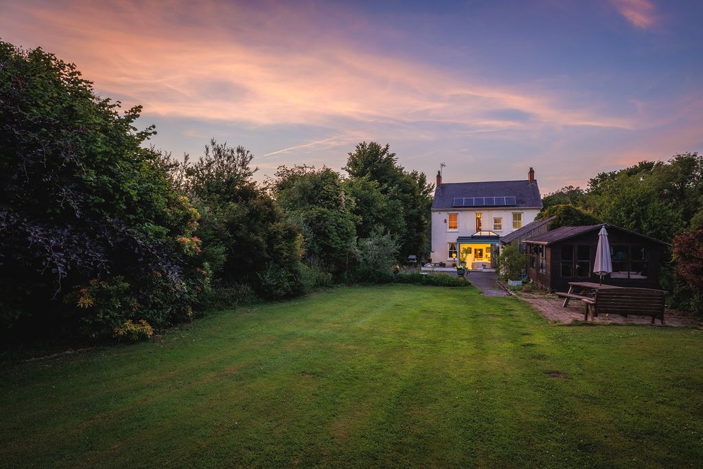 Property photo 2 of 34