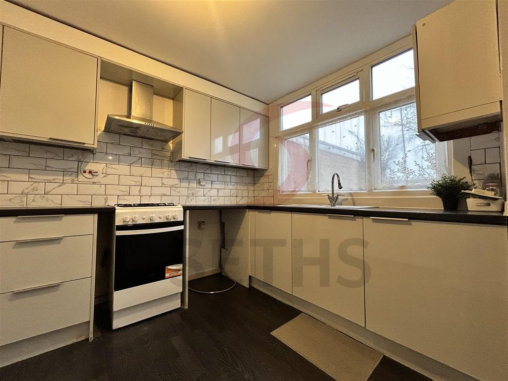 Property photo 2 of 26 Kitchen