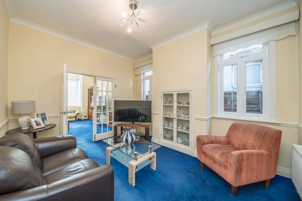 Property photo 3 of 9