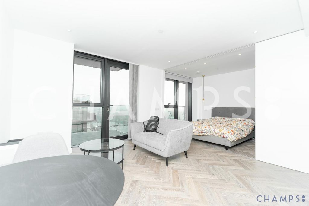 Property photo 1 of 11 Studio To Rent