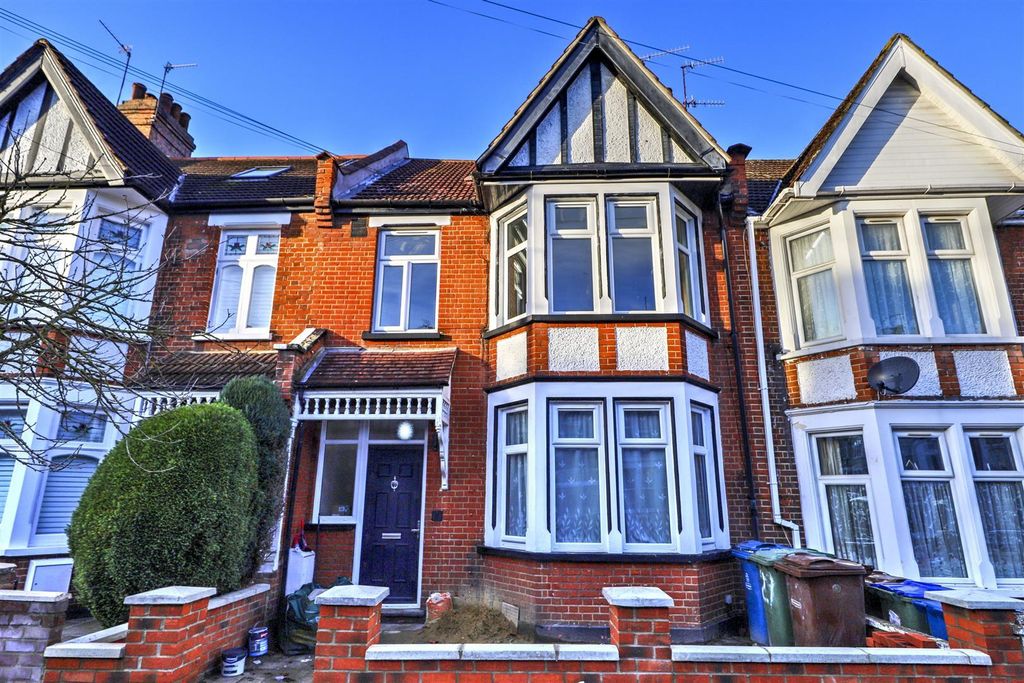 Property photo 1 of 15 External